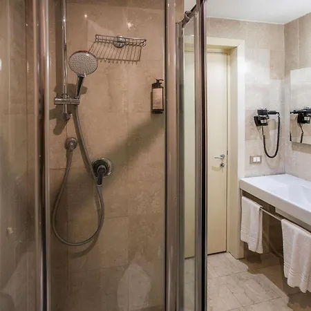 Mercure Centro Saint John فندق 4*